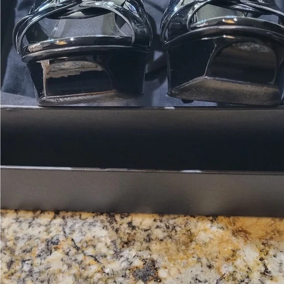 Yves Saint Laurent Women's Black Patent Tribute Heels - Picture 3 of 10